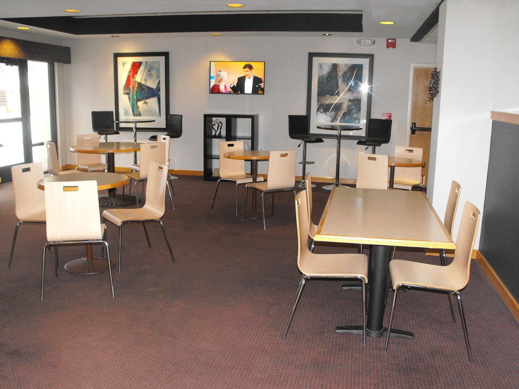 Country Inn & Suites By Radisson, La Crosse, Wi Экстерьер фото